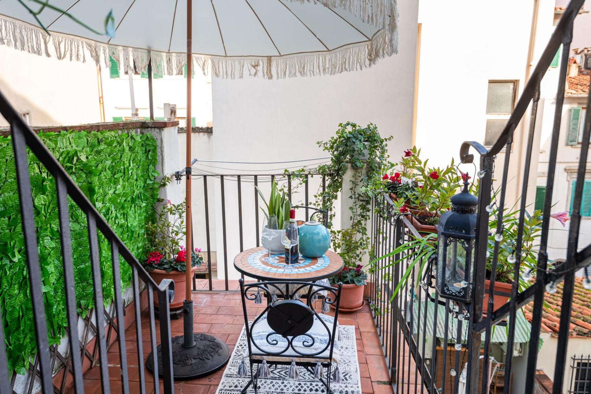 House Of Happy Hours With Terrace Florence Exterior photo
